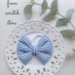 Φιογκολαστιχάκια baby blue ριγέ
