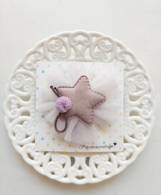 Clip pompom star lilac! Ένα υπέροχο κλιπάκι που συνδυάζει pompom και αστεράκι με υπέροχο λιλα χρώμα!