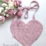 Σαλιάρα broderie pink