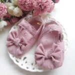 Baby shoes broderie pink