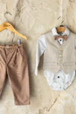 Arthur in vest